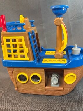 Member's Mark Preschool Pirate Ship. Ship only accessories not included.